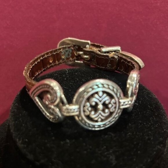 BRIGHTON “Fleur De Lis” Hearts Brown Leather BRACELET - Picture 2 of 10